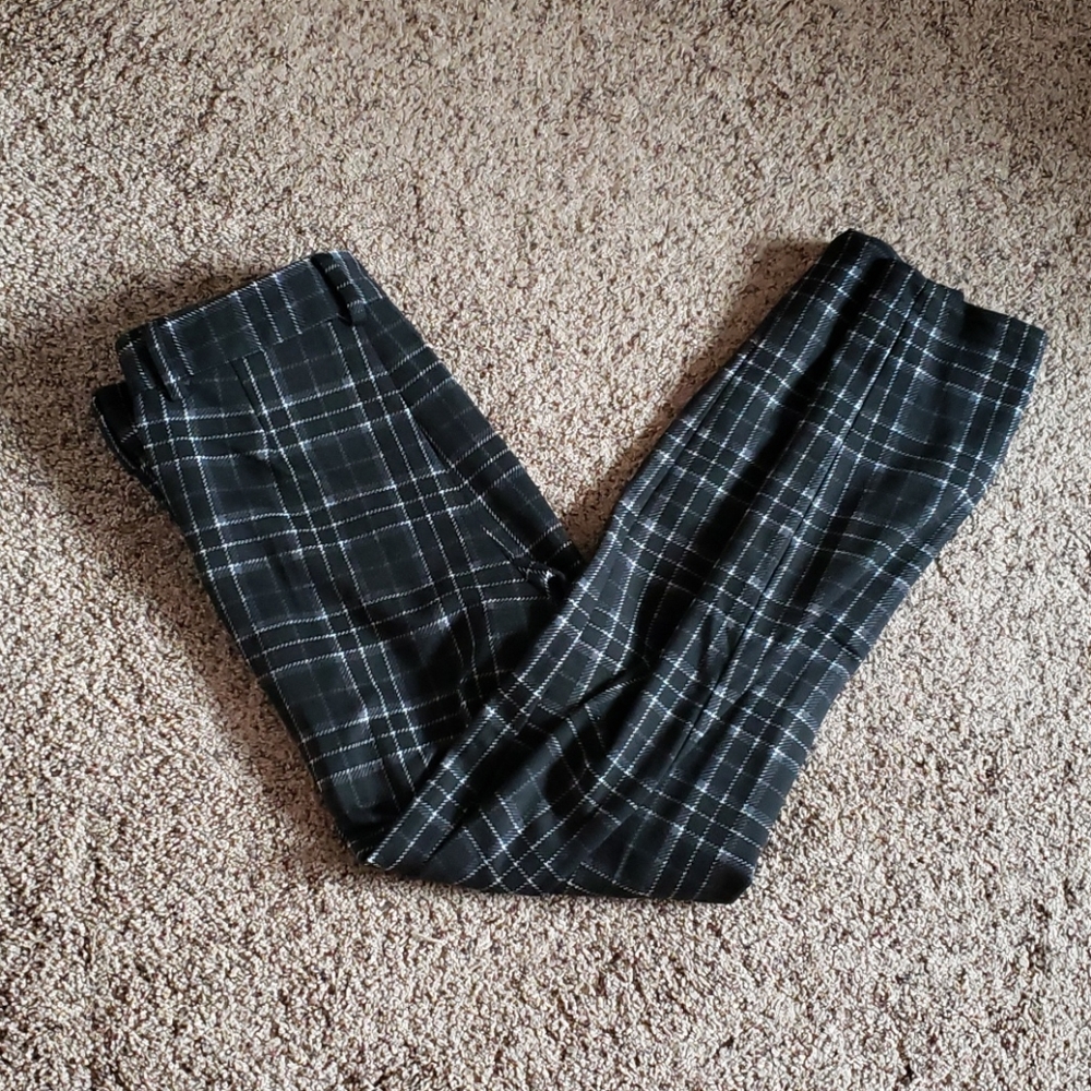 🍭NWOT High waisted plaid pants